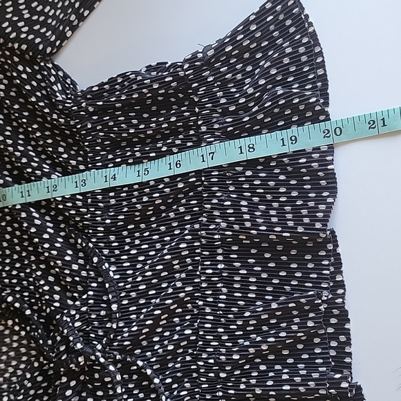 Zara black and white polka dot cinched waist front wrap top, women's size medium - Picture 9 of 9